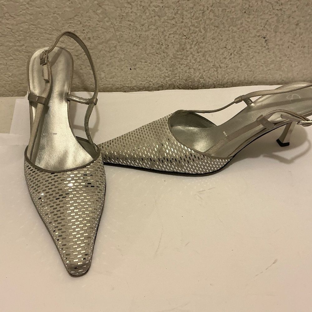 St. John Women's Shoes Pumps Heels Sling Back Metallic Silver Italian Size 8.5B - Picture 2 of 9